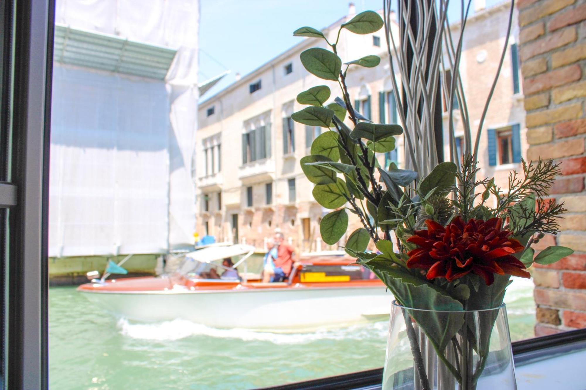 Al Canal Regio - Guest House Venice Exterior photo