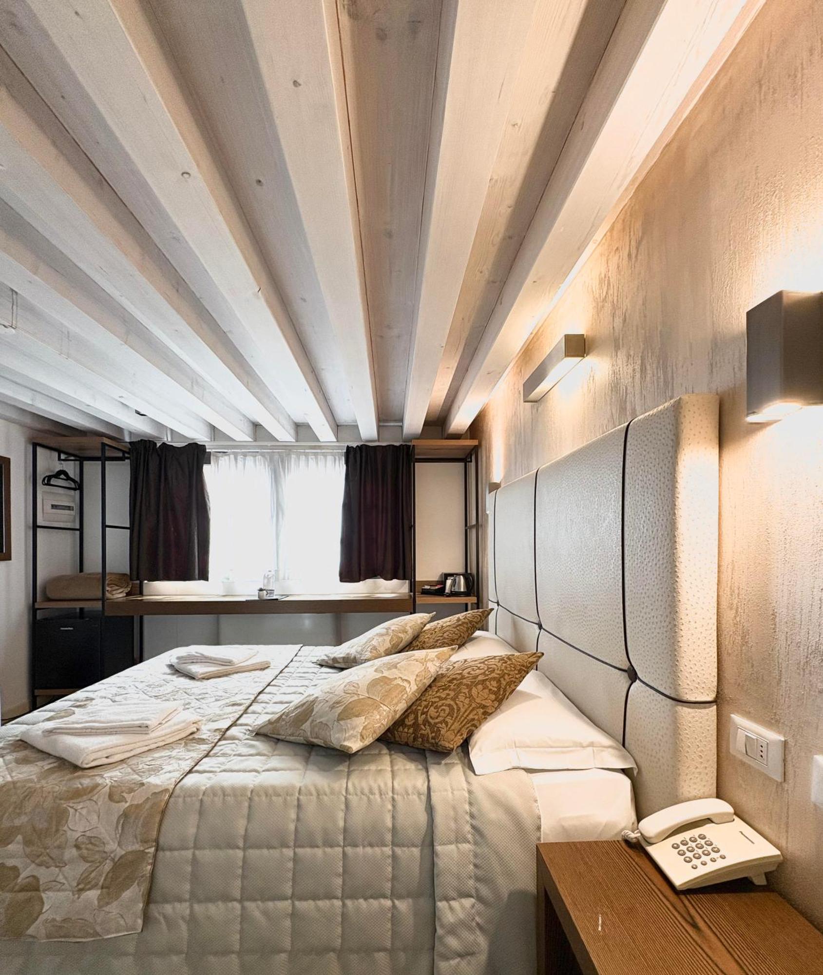Al Canal Regio - Guest House Venice Exterior photo